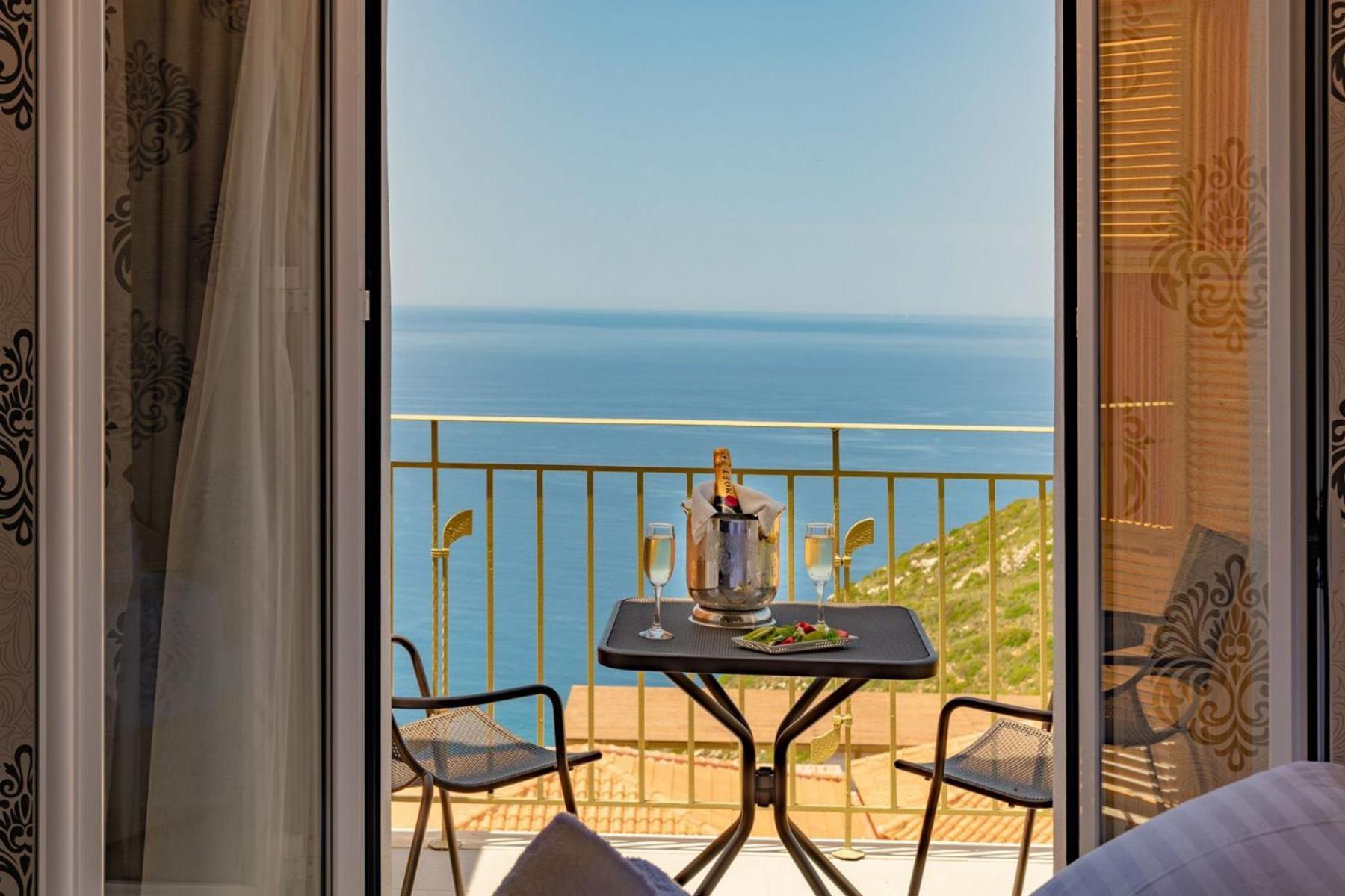 Petani Bay Hotel - Adults Only Vóvikes Eksteriør billede